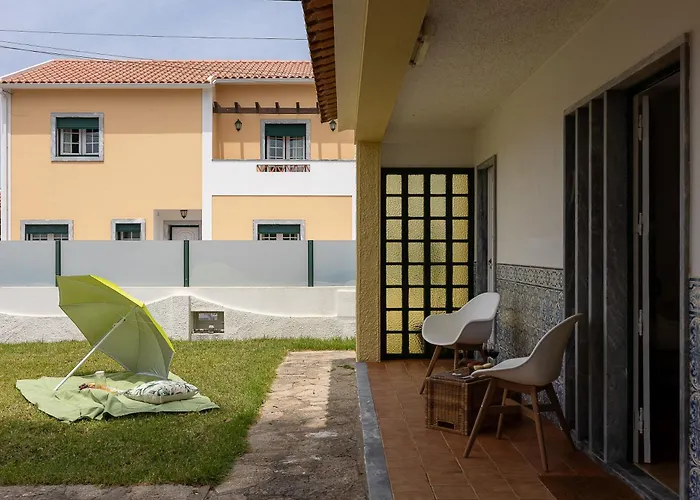 Casa Da Vigia-casa Com Jardim A 4 Min Da A dos Cunhados