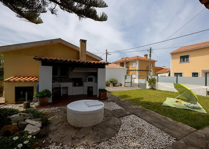 Hébergement de vacances Casa Da Vigia-casa Com Jardim A 4 Min Da A dos Cunhados