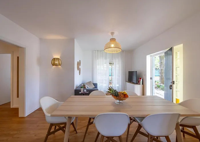 Hébergement de vacances Casa Da Vigia-casa Com Jardim A 4 Min Da