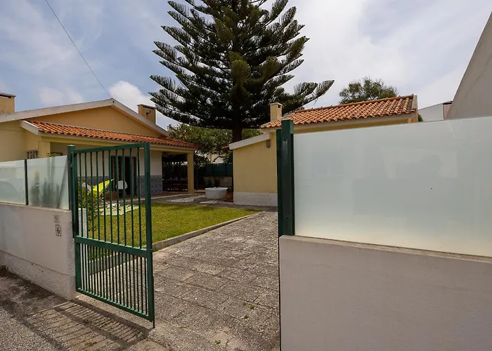 Casa Da Vigia-casa Com Jardim A 4 Min Da A dos Cunhados