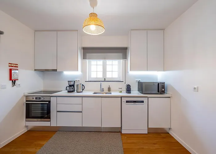 Casa Da Vigia-casa Com Jardim A 4 Min Da Hébergement de vacances A dos Cunhados