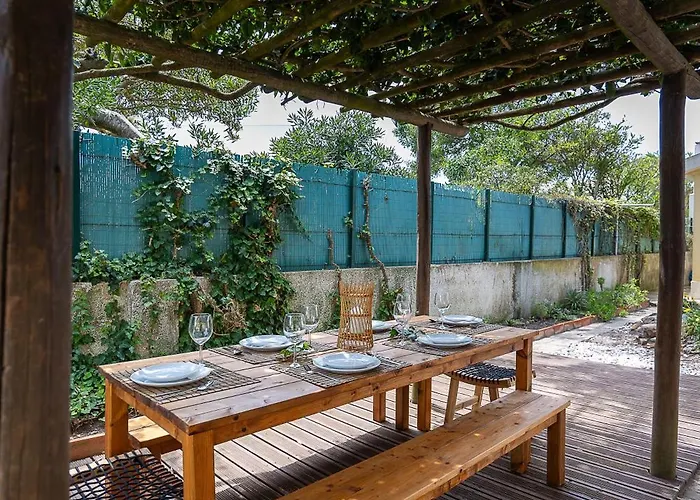 Casa Da Vigia-casa Com Jardim A 4 Min Da Hébergement de vacances A dos Cunhados