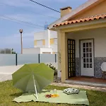 Casa de Férias Casa Da Vigia - Santa Cruz - Casa Com Jardim A 4 Min Da Praia Aldeia dos Cunhados