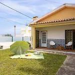 Casa Da Vigia - Santa Cruz - Casa Com Jardim A 4 Min Da Praia *