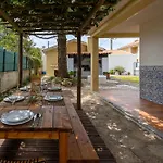 Casa de Férias Casa Da Vigia - Santa Cruz - Casa Com Jardim A 4 Min Da Praia