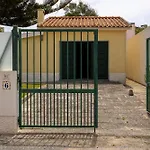 Casa de Férias Casa Da Vigia - Santa Cruz - Casa Com Jardim A 4 Min Da Praia Aldeia dos Cunhados