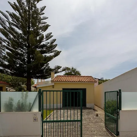 Casa Da Vigia - Santa Cruz - Casa Com Jardim A 4 Min Da Holiday home A dos Cunhados