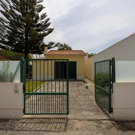 Casa Da Vigia - Santa Cruz - Casa Com Jardim A 4 Min Da Praia *