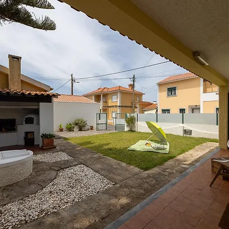 Casa de Férias Casa Da Vigia - Santa Cruz - Casa Com Jardim A 4 Min Da Praia