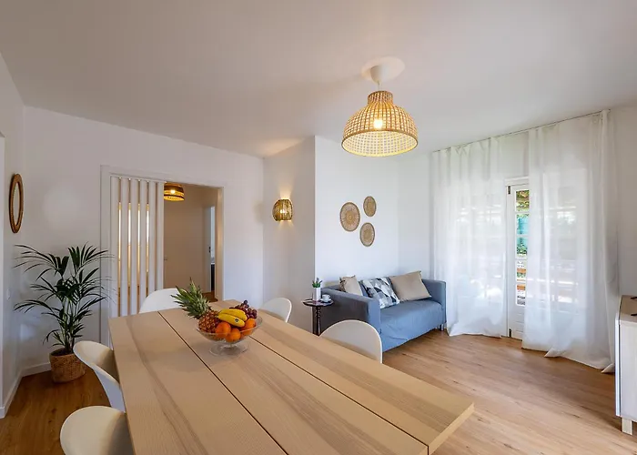 Casa Da Vigia-casa Com Jardim A 4 Min Da A dos Cunhados