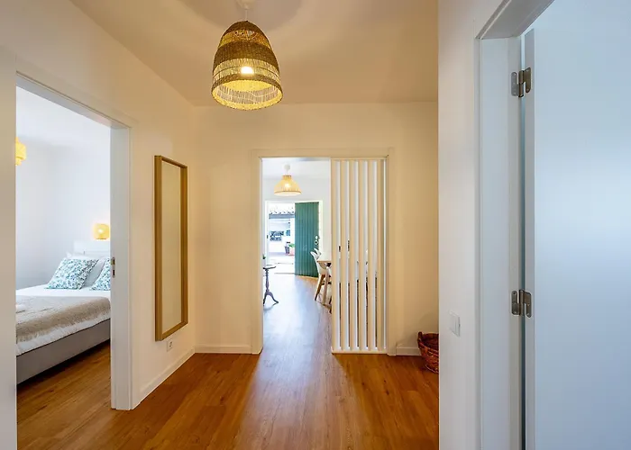 Casa Da Vigia-casa Com Jardim A 4 Min Da * A dos Cunhados